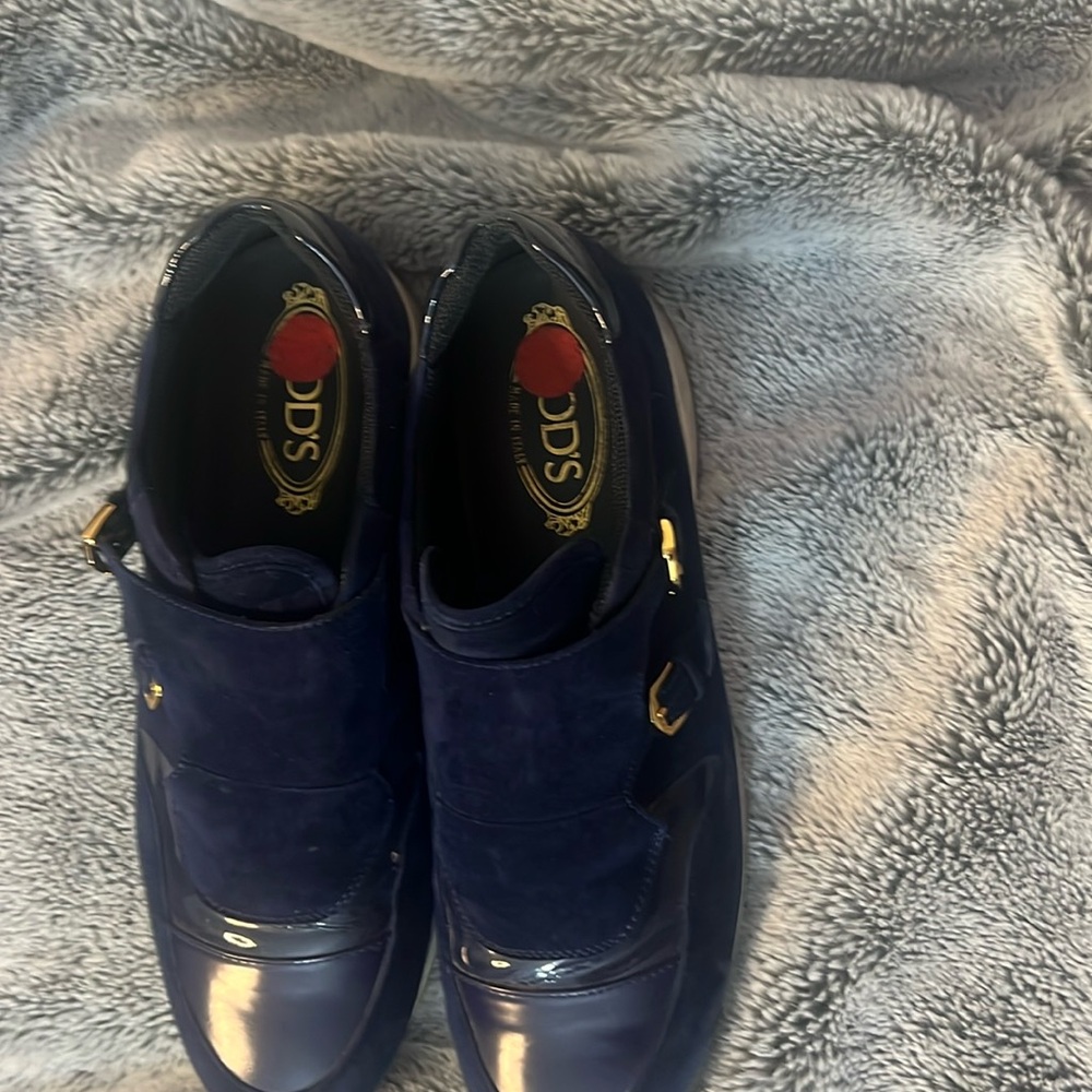 Tod's Navy Blue Suede And Patent Leather Double Buckle Sneakers